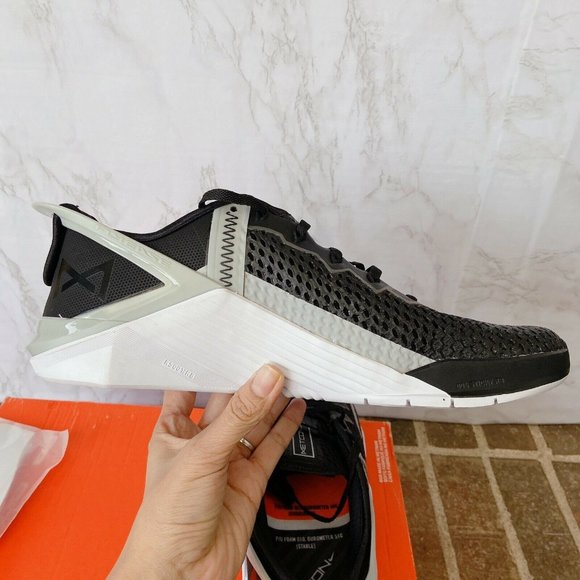 nike metcon 6 flyease men's